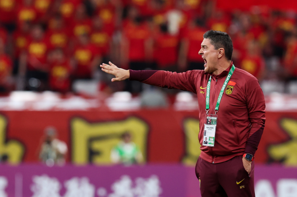 股配咖吧 国青主帅：上半场也获得了8-10次机会，只是把握得不好